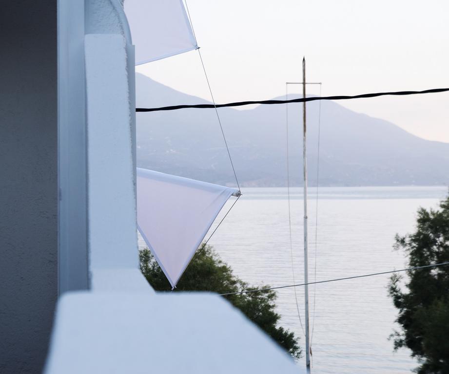 Papikinou Bay Suites 아다마스 외부 사진